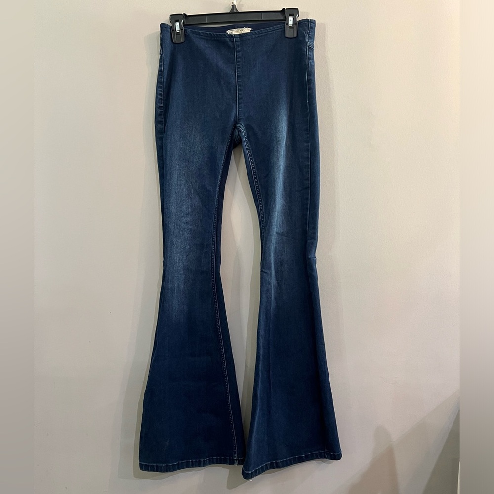 FREE PEOPLE Penny Pull On Flare Jeans Mid Rise Denim Blue Size 26